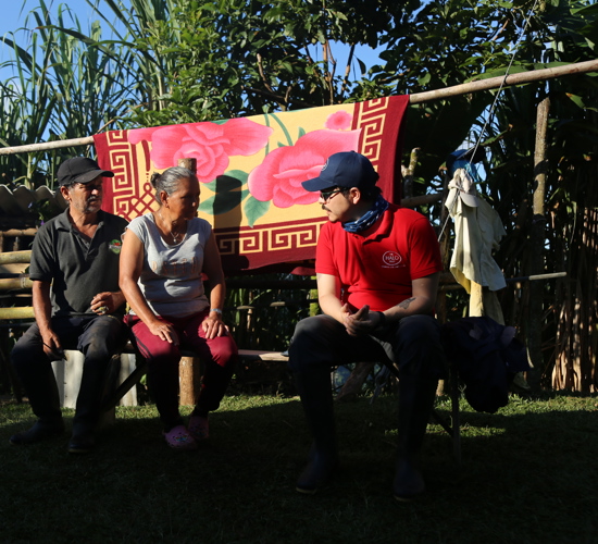 A group of locals in the Mesones region