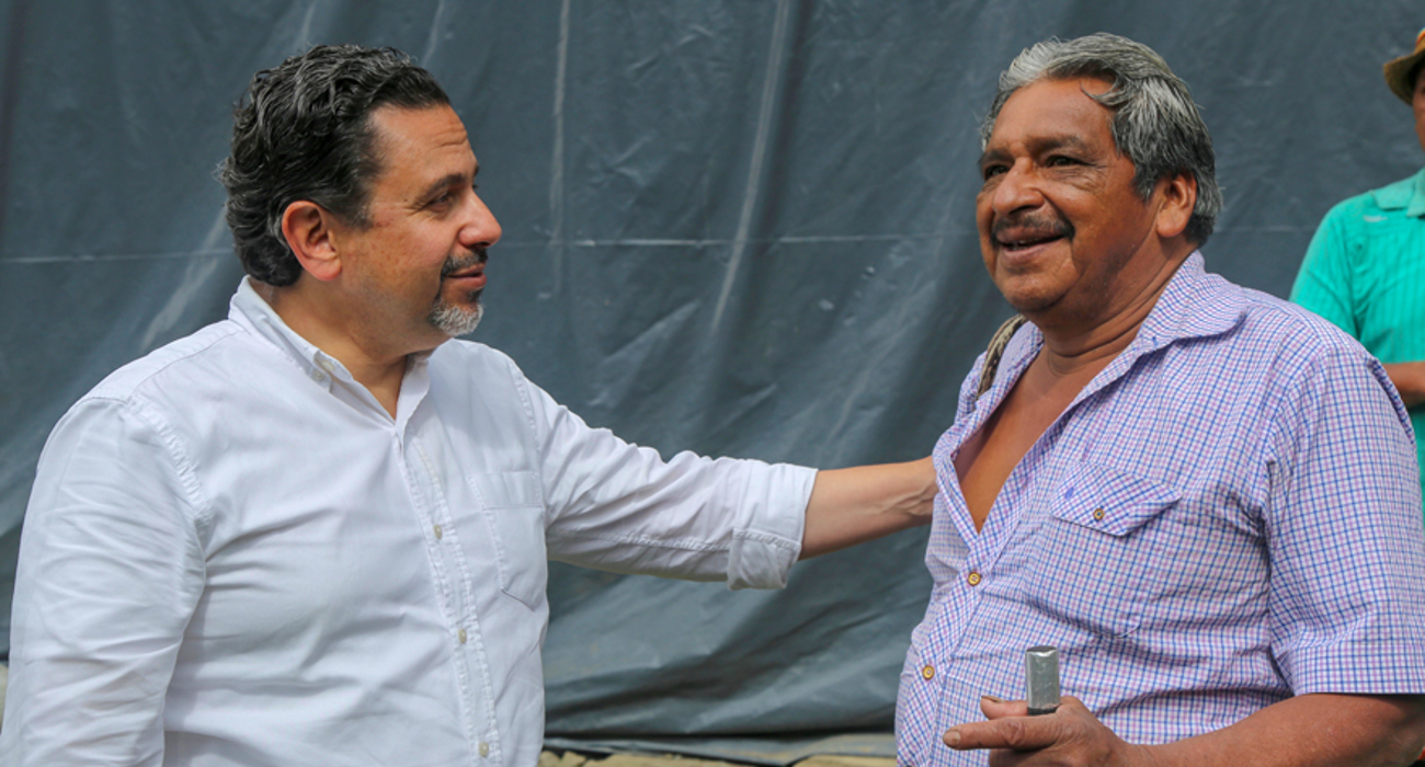 Two men having a friendly conversation 
