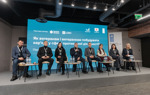 Спікери на сцені під час презентації