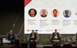 Майкл Невард на сцені Конференції з інновацій 2025 