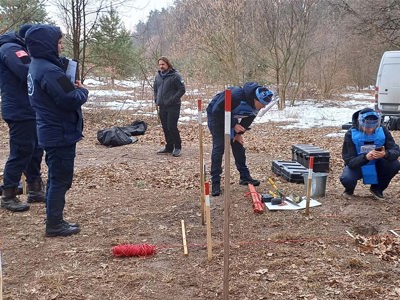 Польові офіцери під час складання практичної частини екзамену (мал.)